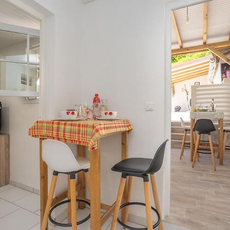 Heliconia - Appt Avec Piscine Partagee Διαμέρισμα Saint-Pierre Εξωτερικό φωτογραφία